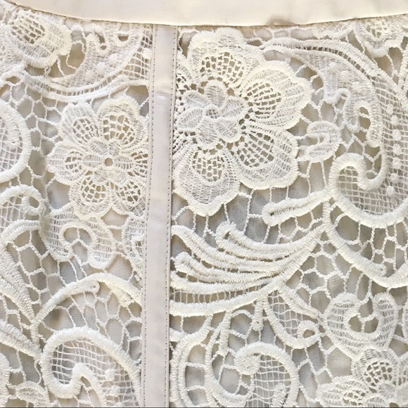 BAGATELLE Cream Lace Skirt Size Small - Picture 3 of 5